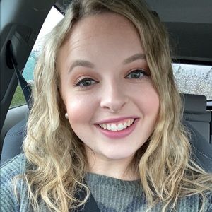 Meet your Posher, Kayla